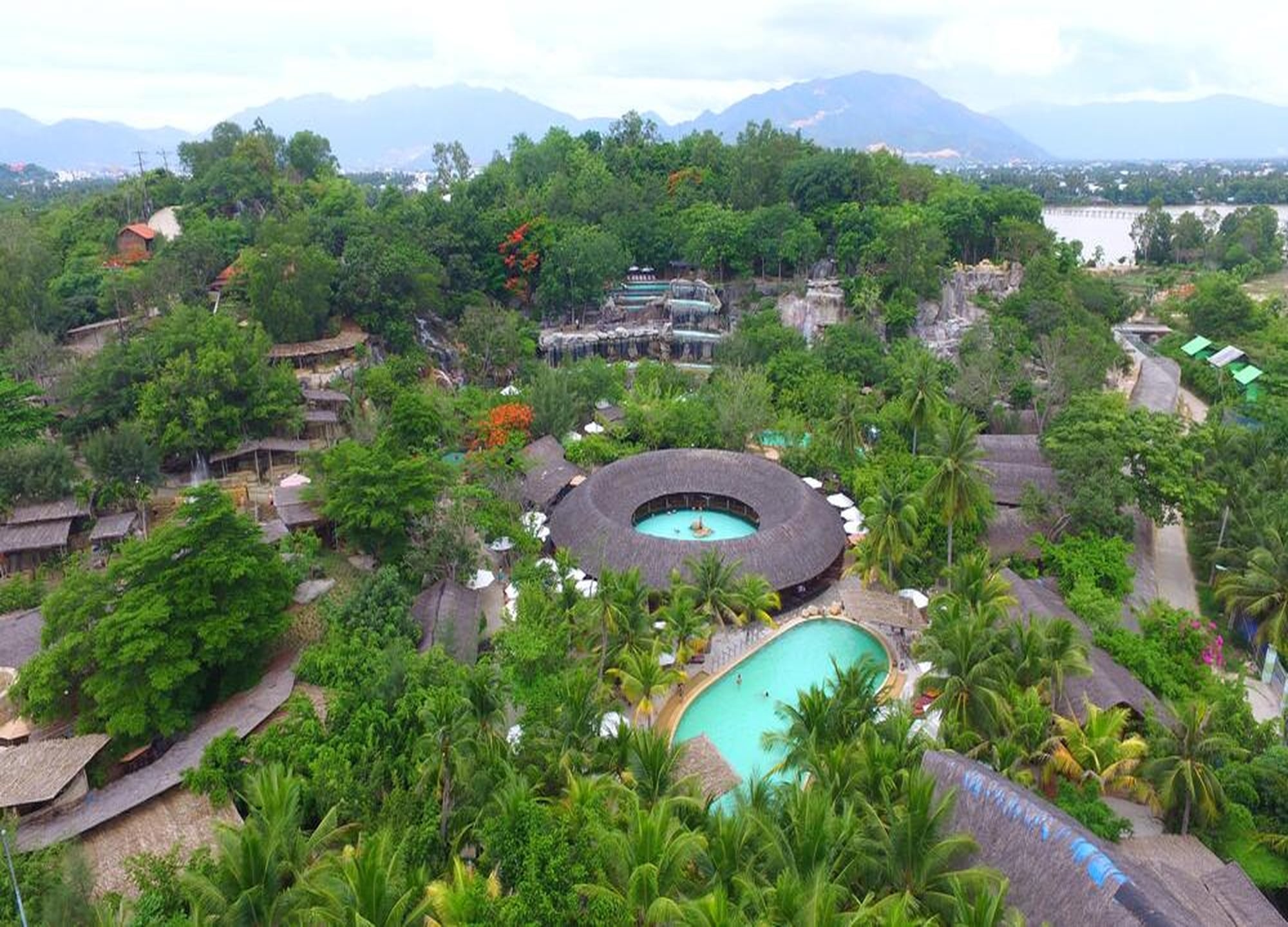 NGÀY 4: THÁP BÀ PONAGAR – TẮM BÙN I’RESORT (ĂN SÁNG, TRƯA)