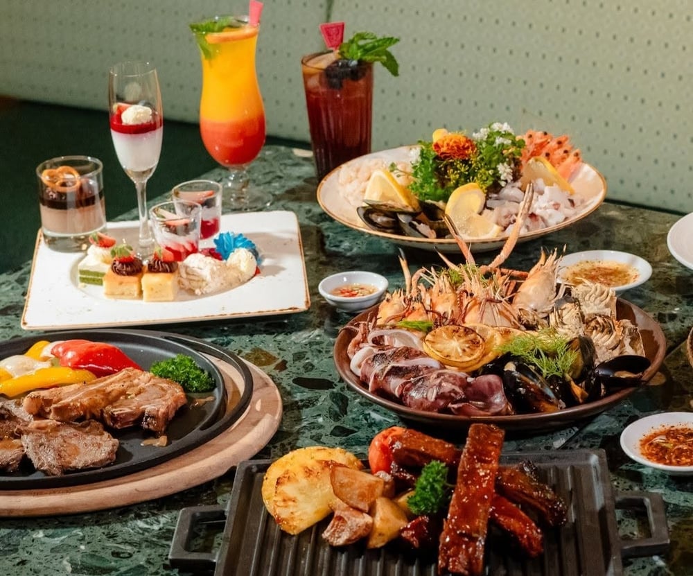 Buffet at Oasis Restaurant by Centara Grand Mirage Beach Resort Pattaya dining experience in Pattaya