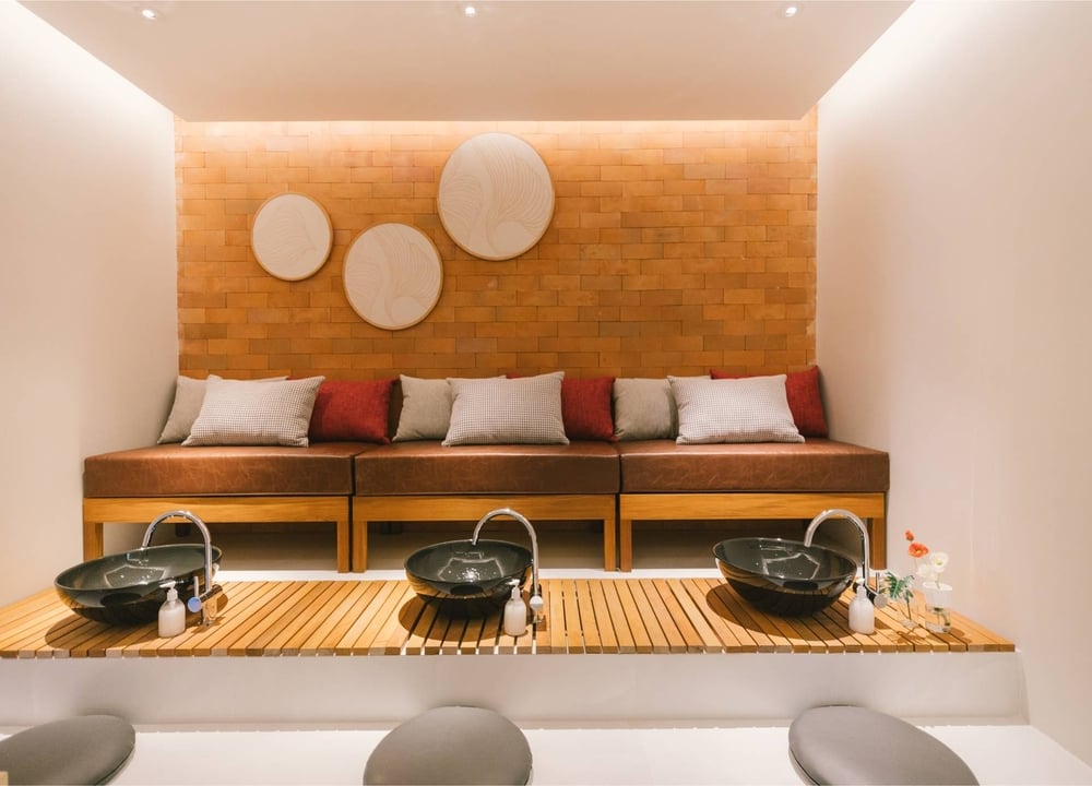 Let's Relax Spa - Silom Edge spa in Bangkok Silom · Surawong
