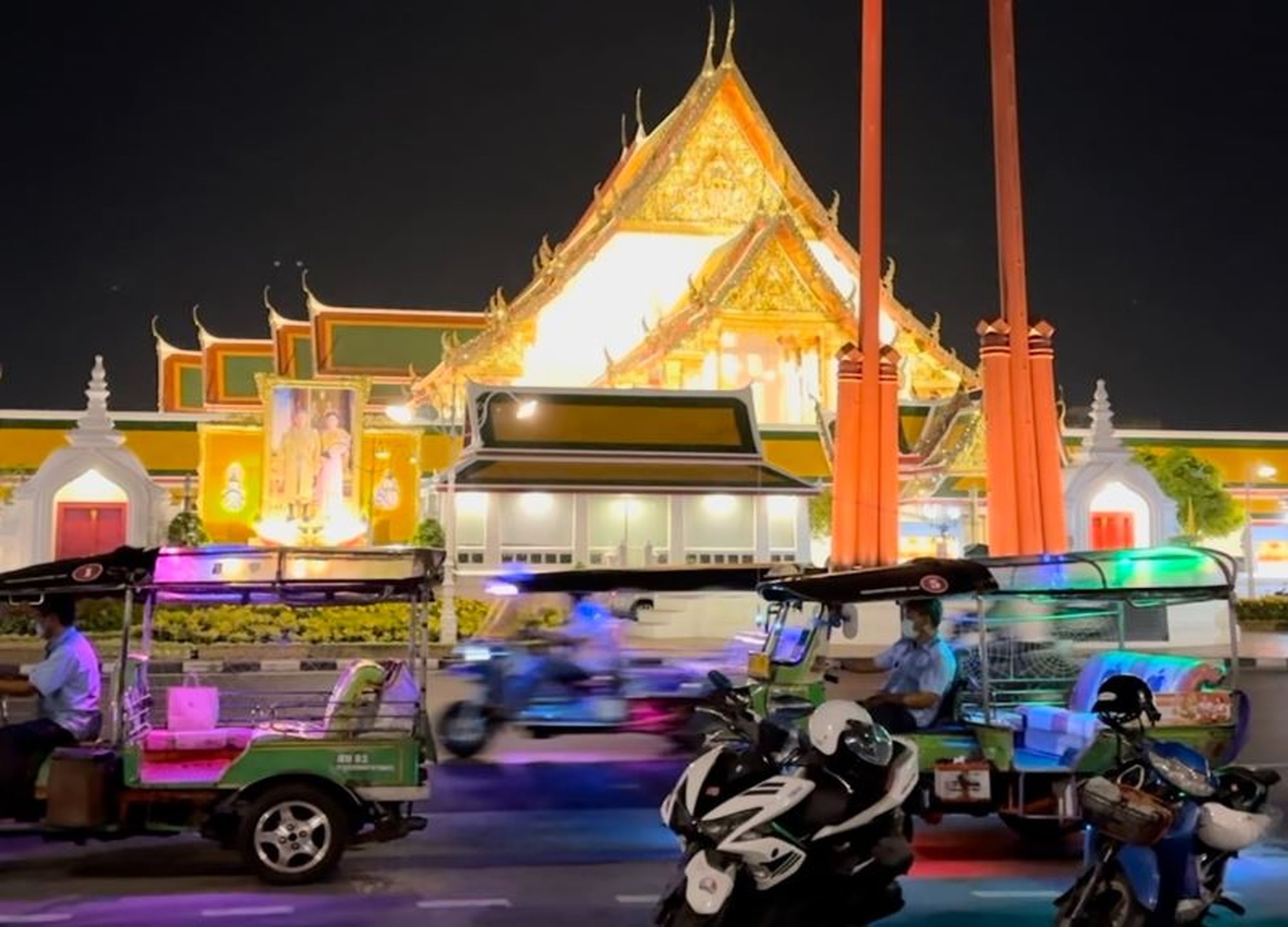 tuk tuk night view khaosan tour – Day Tours Activities