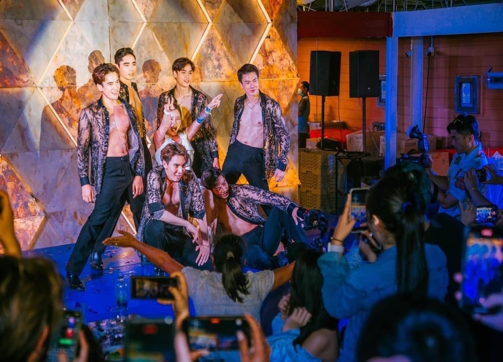 오리엔탈 카니발 크루즈