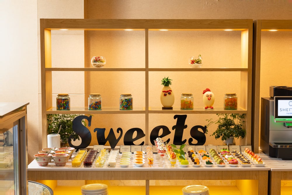 International Buffet at Sheraton Hanoi Hotel (Oven D'or Restaurant)
