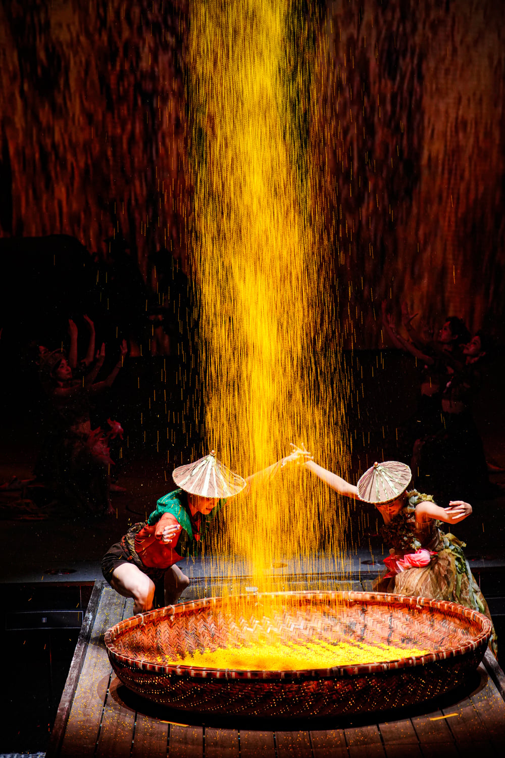 Dat Nuoc Thien Hung Ca Show - Non Refundable