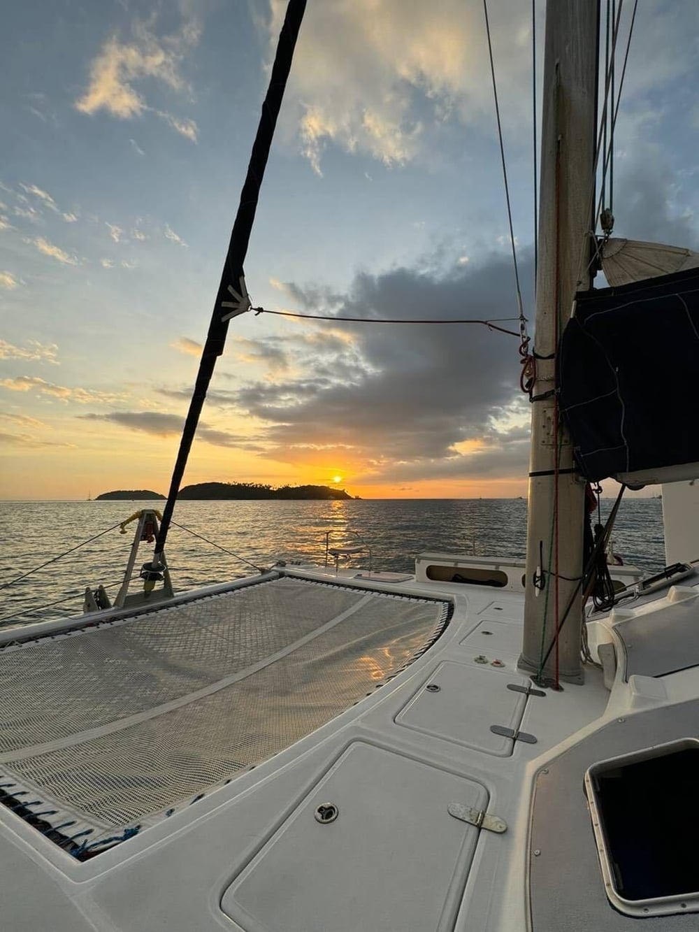 Phuket Luxury Sunset Yacht Tour (Go Dive)