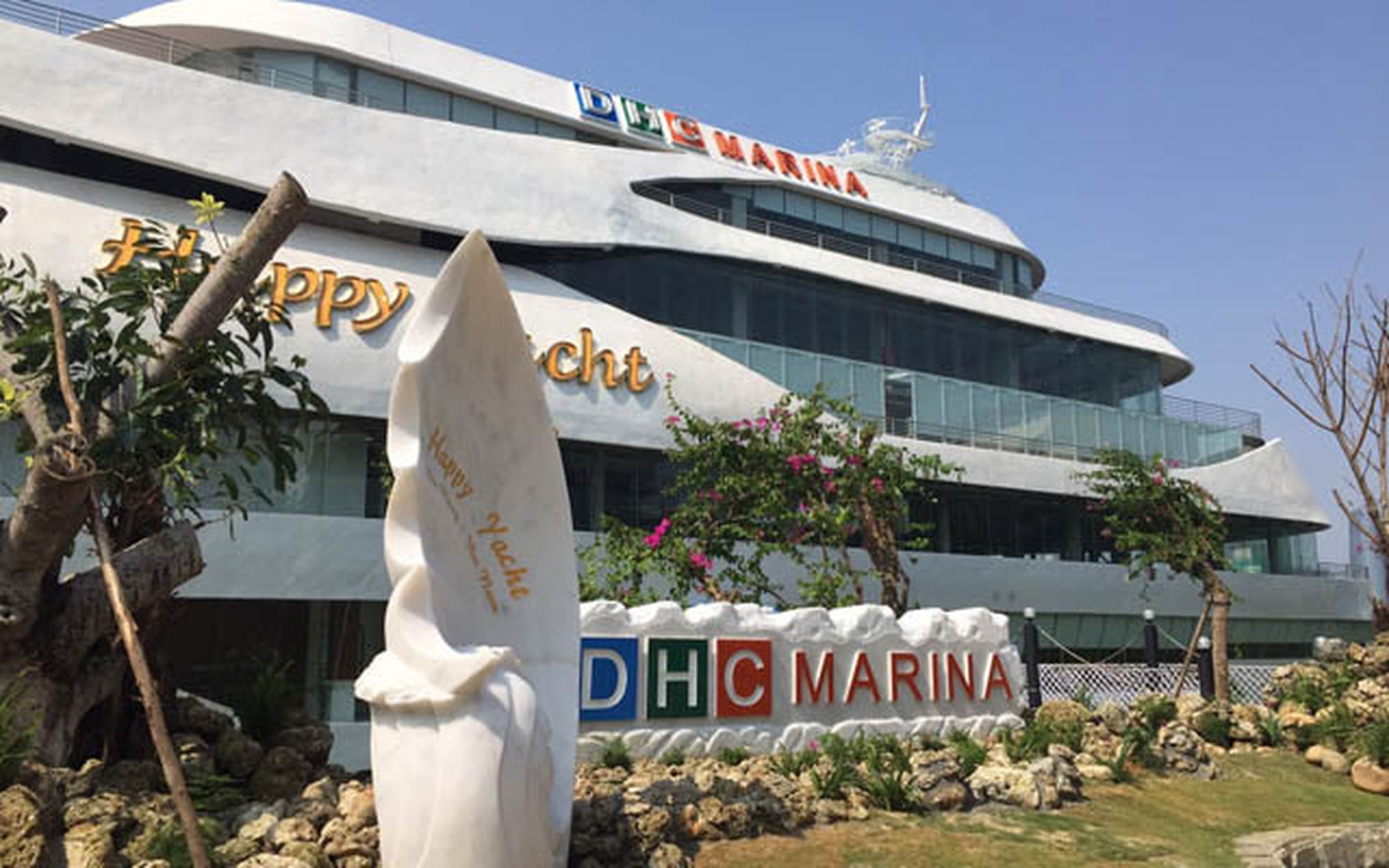 The View - Yacht Restaurant Da Nang