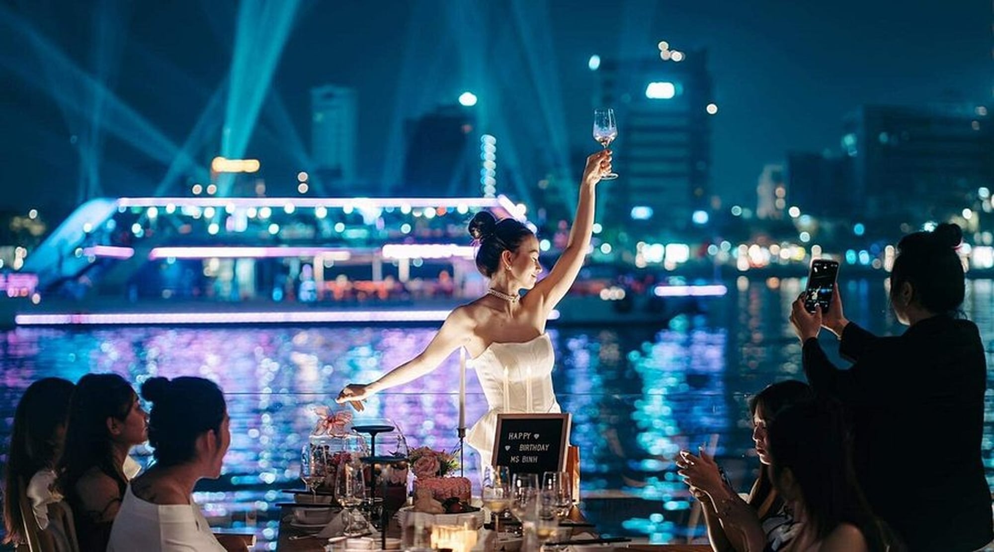 The View - Yacht Restaurant Da Nang
